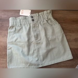 Gianni bini skirt. Size M. New with tags